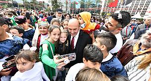 23 Nisan İzmir'de coşkuyla kutlanıyor