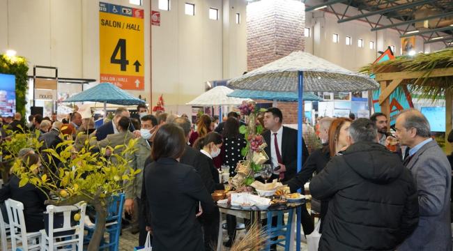 Çeşme’ye EMITT 2022’den ‘en iyi stant’ ödülü