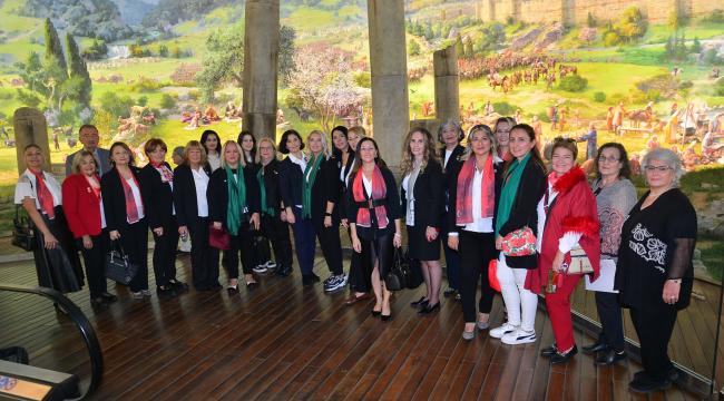 Cumhuriyet kadınlarından 100. yılda anlamlı buluşma