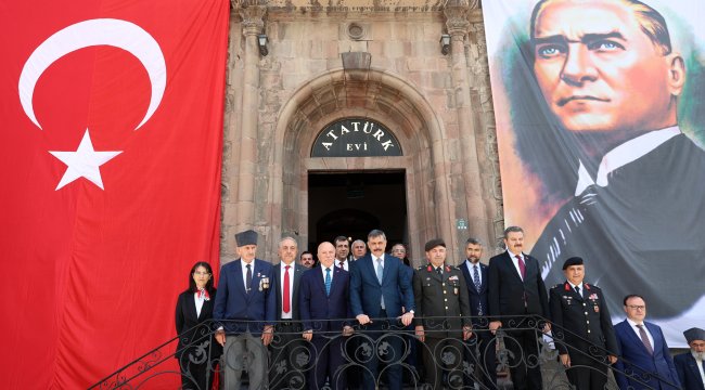 Atatürk'ün Erzurum'a gelişinin 105.Yıl Dönümü Törenle Kutlandı 