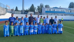 Erzurumspor FK Başkanı Ahmet Dal'dan Erzurum Şehir SK U14 Takımına moral ziyareti 