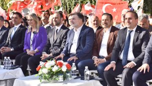 AK Parti Gaziemir İlçe Kongresi'nde AK Parti'den art arda mesajlar!