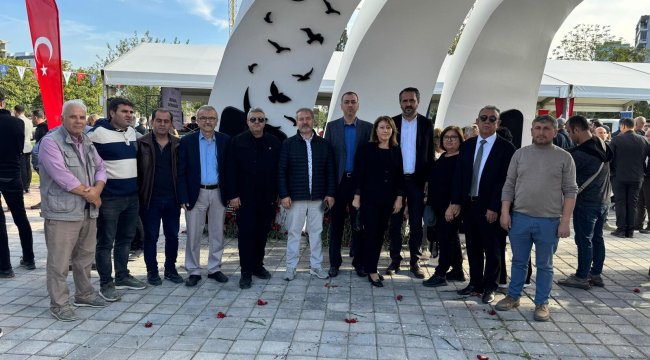 Cumhur İttifakı Bayraklı İlçe Başkanları, İzmir depreminde hayatını kaybedenleri andı