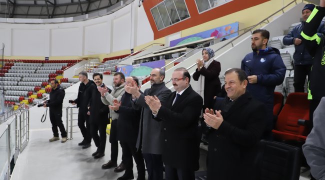 Atatürk Üniversitesi Buz Hokeyinde Zirvede