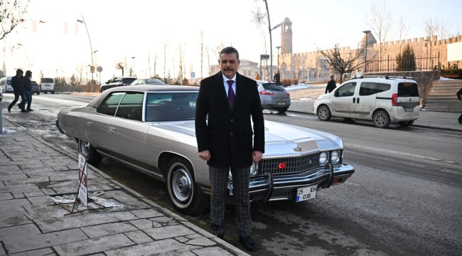Vali Mustafa Çiftçi, 1973 Model Koleksiyonluk Araçla Erzurum Sokaklarında