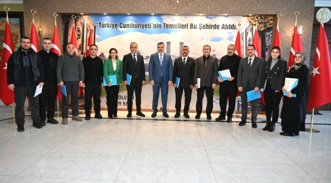 Vali Mustafa Çiftçi'den Basın ve Halkla İlişkiler Personeline "Başarı Belgesi