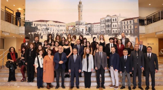 Dokuz Eylül Üniversitesi'nde (DEÜ) Tiyatro Coşkusu