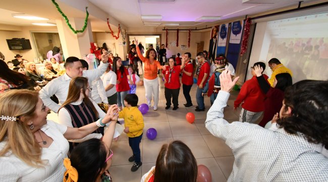 İzmir’de bir ilk: Down Disco Engelleri dansla aştılar!