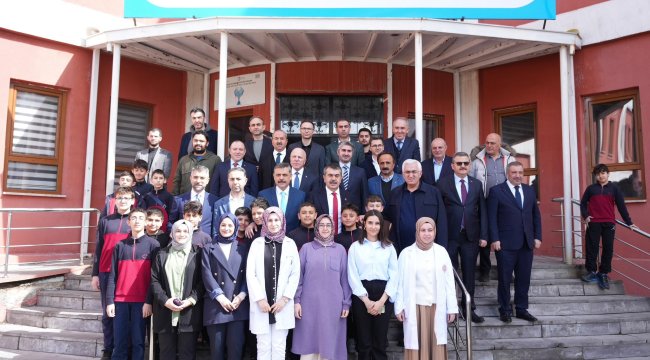 Millî Eğitim Bakanı Yusuf Tekin’den Sıddık Tivnikli Hafız İmam Hatip Ortaokulu’na Ziyaret