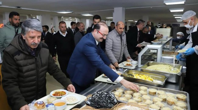 Rektör Hacımüftüoğlu Ramazan coşkusunu öğrencilerle birlikte yaşadı