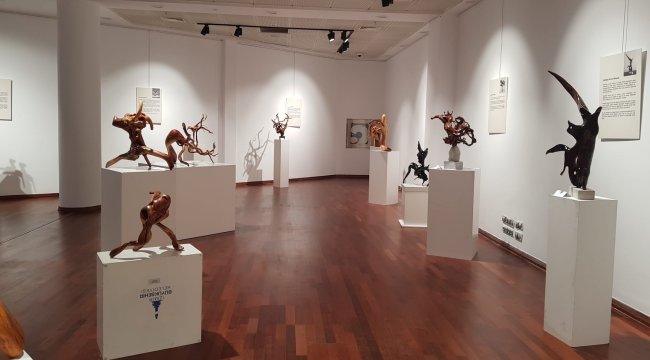 Ardıç ağaçlarından özgün bir sergi