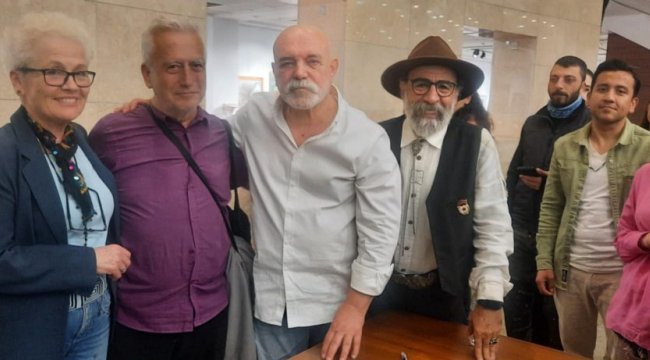 Ercan Kesal, Kitaplarla Tanışma Serüvenini İzmir’de Anlattı