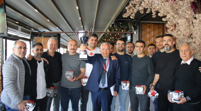 Şampiyonlukla gelen buluşma : Mali Müşavirler aynı sofrada kenetlendi