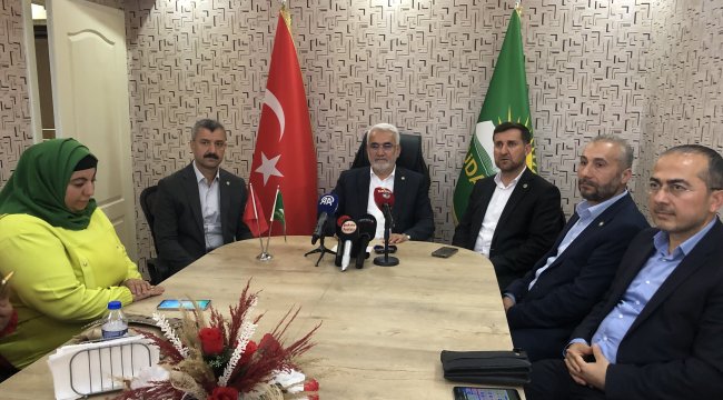 HÜDA PAR Genel Başkanı Zekeriya Yapıcıoğlu Erzurum'da Konuştu: "Şiddetsiz Bir Ortam Çok Uzakta Değil"