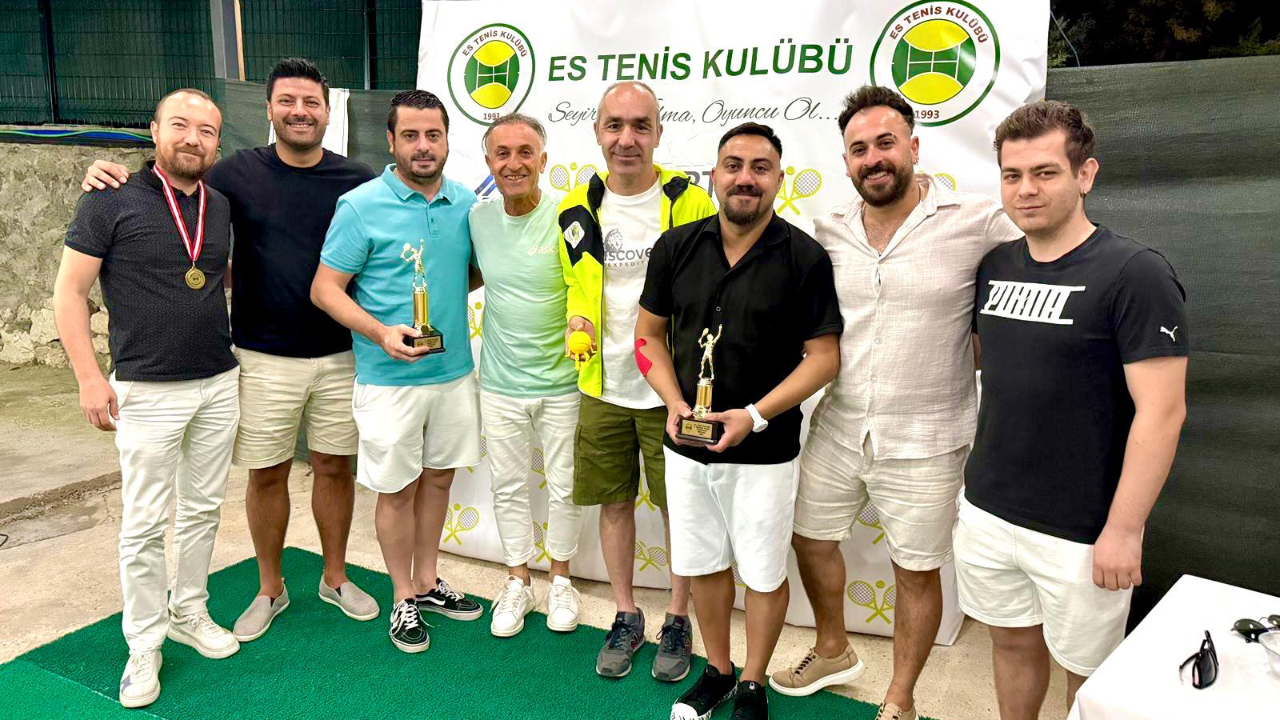 Es Tenis Kulübünden anlamlı turnuva