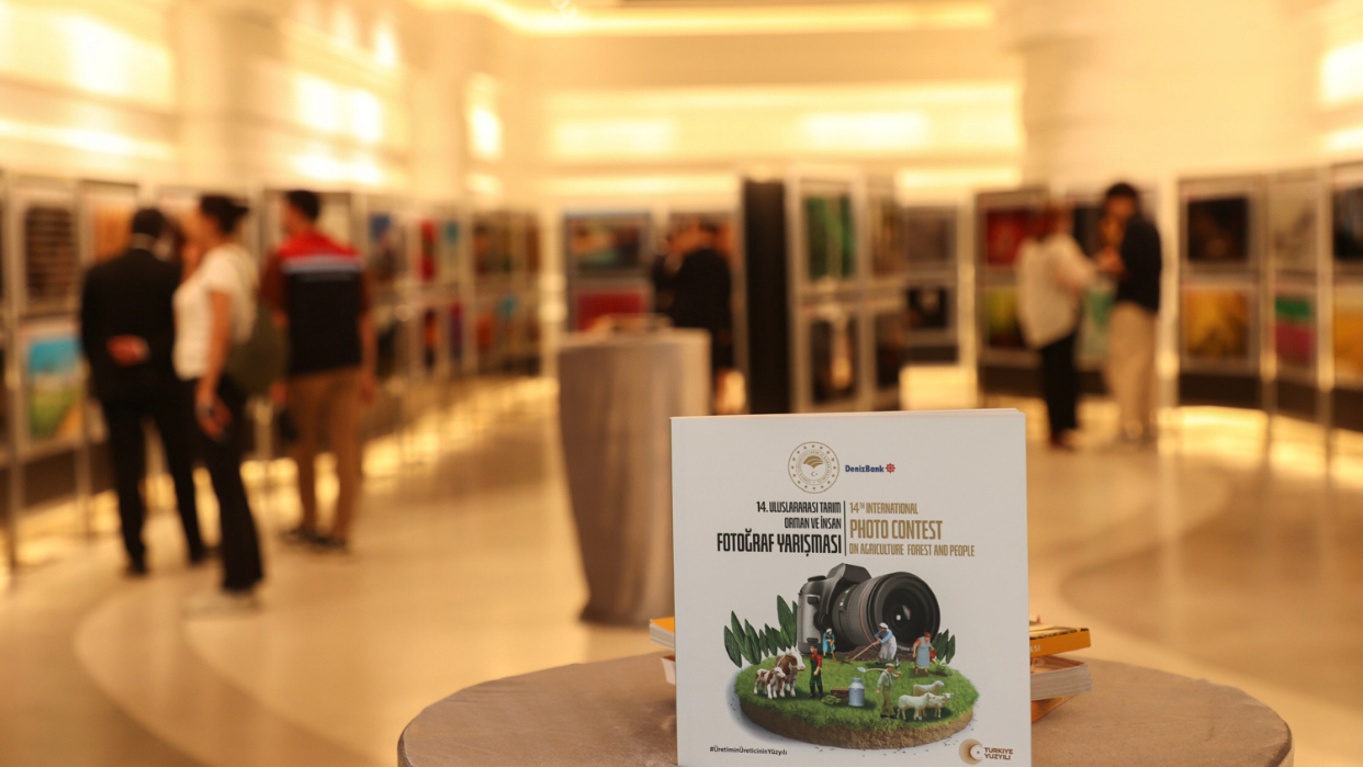 14. Uluslararası Tarım, Orman ve İnsan Fotoğraf Sergisi Galeri Deniz’de açıldı