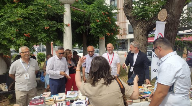 Bayraklı Sahilde Edebiyat ve Dayanışma Şöleni