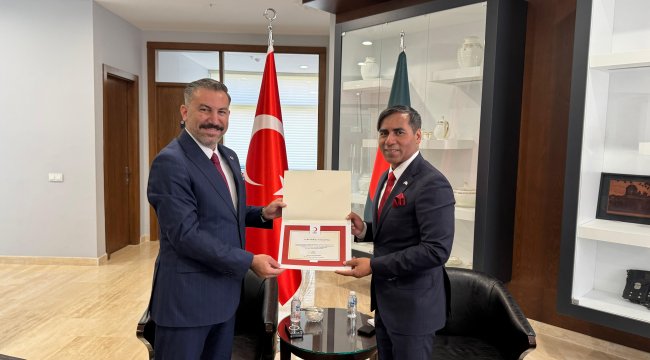 Büyükelçiler kurban vekaletlerini Türk Kızılay’a verdi