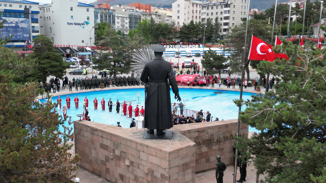 Atatürk’ün Erzurum’a gelişinin 106’ıncı yıl dönümü kentte törenlerle kutlandı