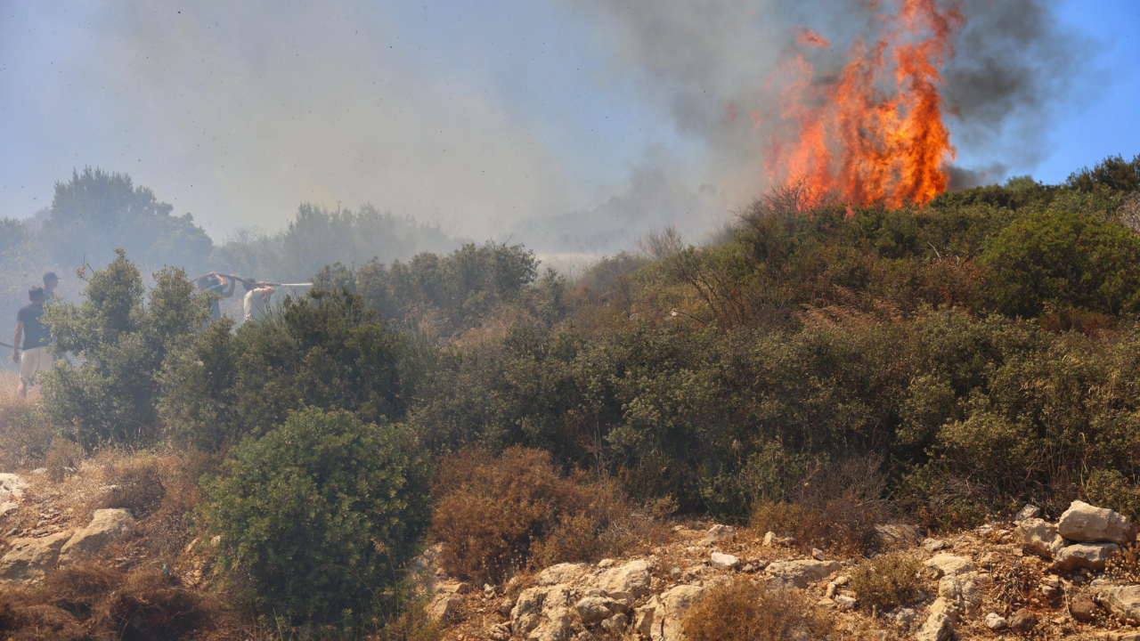 Çeşme’de yangınla mücadele 2. gününde devam ediyor