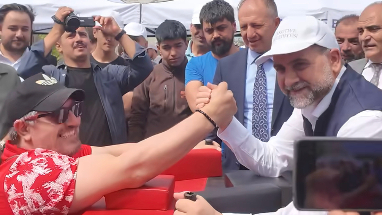 Erzurum Oto Sanayi Sitesi’nde Bilekler Konuştu