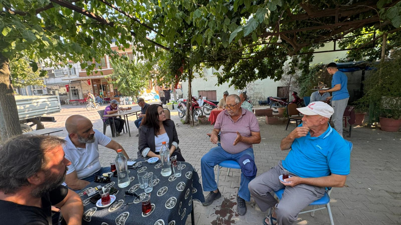 İYİ Parti Şehzadeler İlçe Teşkilatı Hacıhaliller mahallesini ziyaret etti