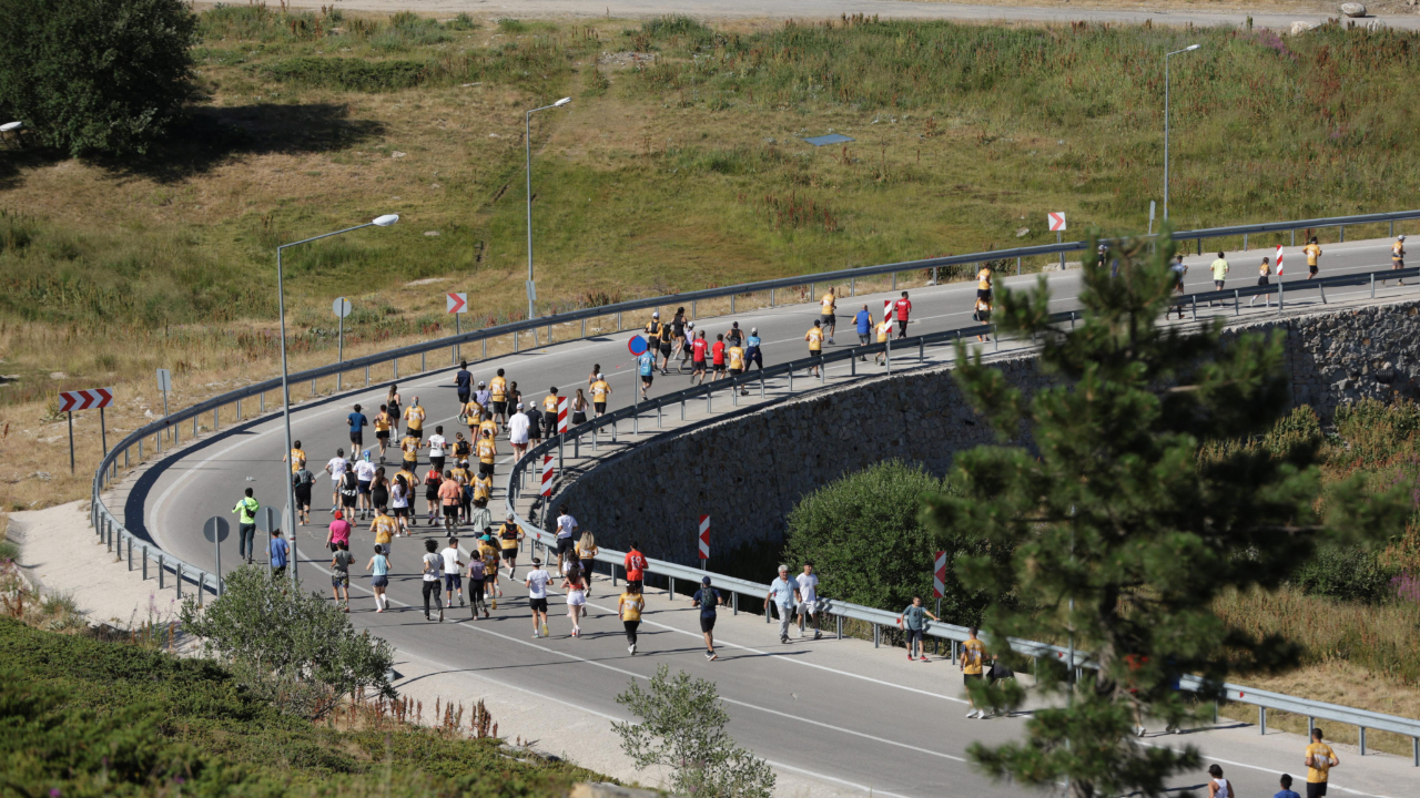 Uludağ Premium Ultra Trail’de dereceye giren sporculara ödülleri verildi