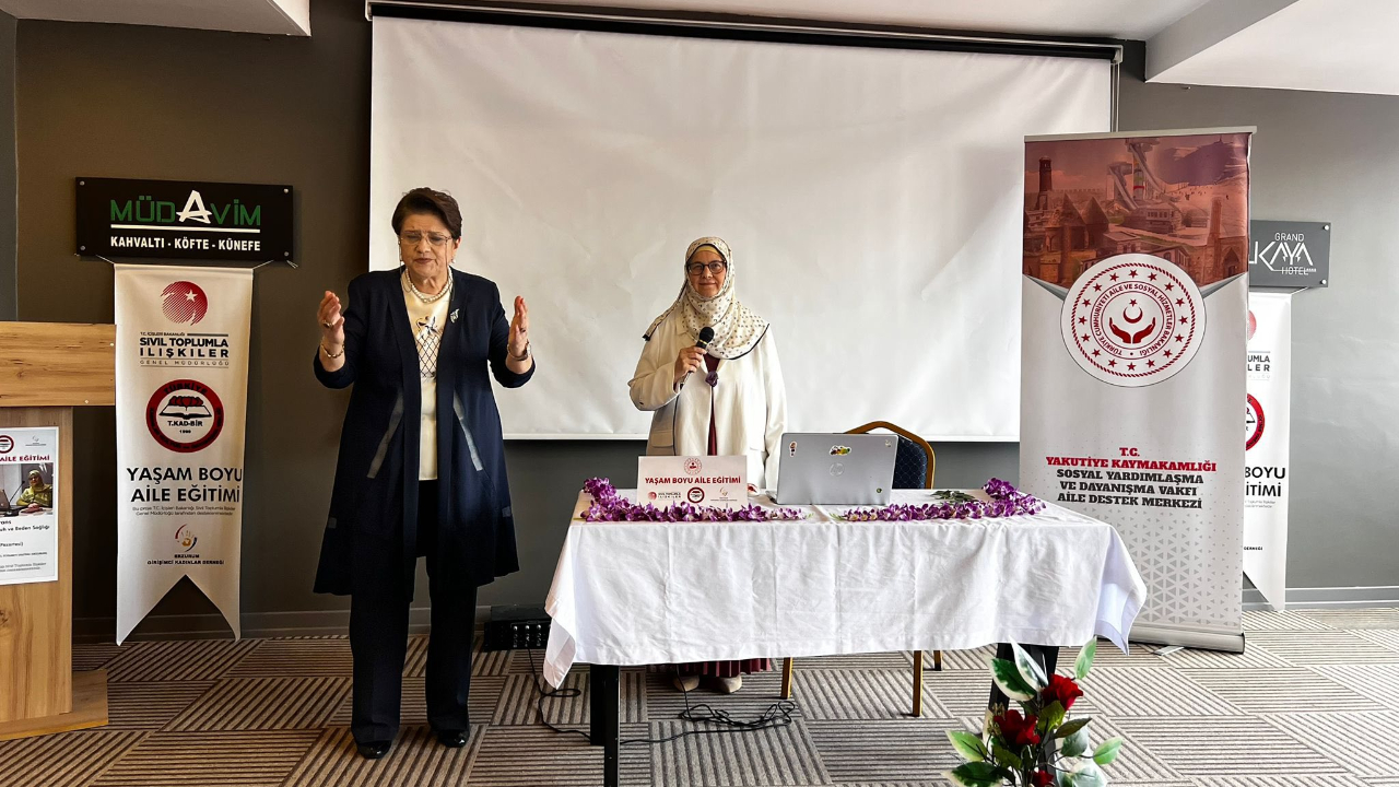Erzurum’da “Yaşam Boyu Aile Eğitimi” Konferansları Devam Ediyor