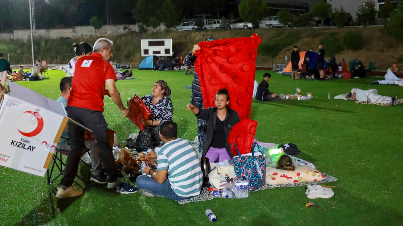 Türk Kızılay Sındırgı’da Beslenme Desteğine Devam Ediyor