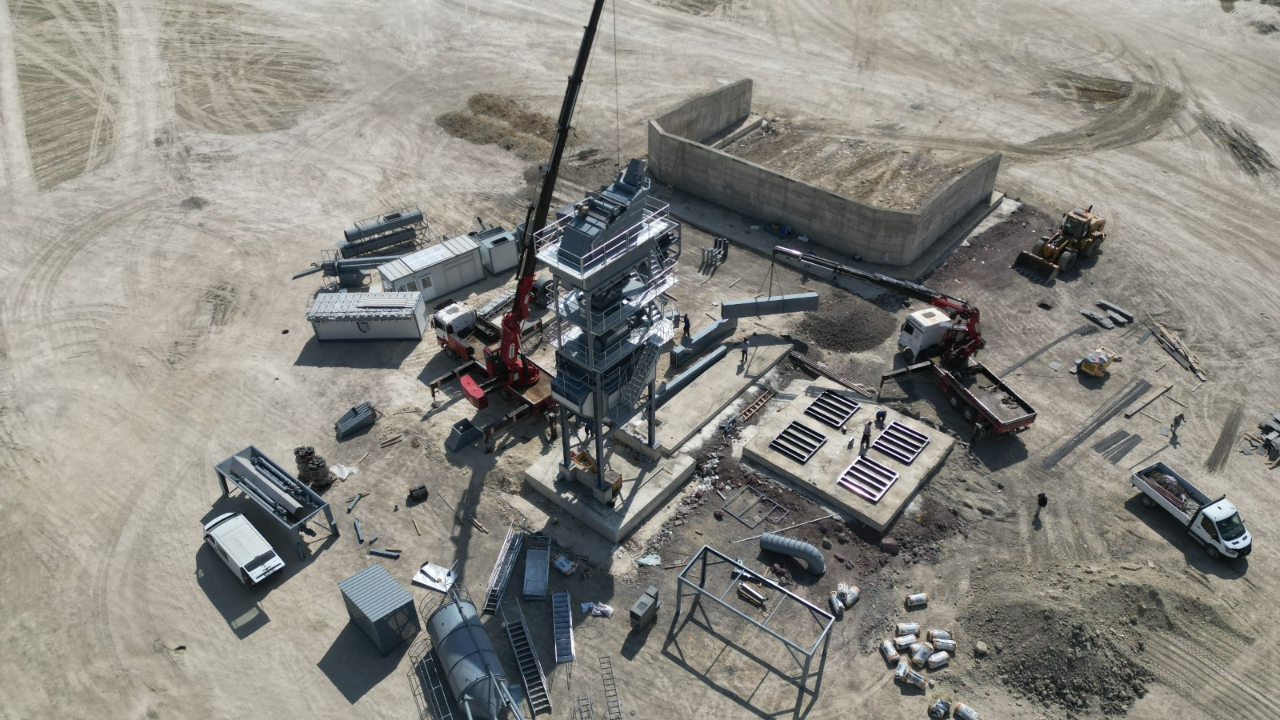 Aziziye Belediyesi’nin ilçeye kazandığı asfalt plenti, göz kırpmaya başladı…