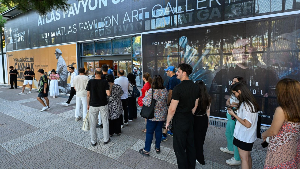 İzmir Enternasyonal Fuarı’nda Atatürk ve Refik Anadol sergilerine büyük ilgi