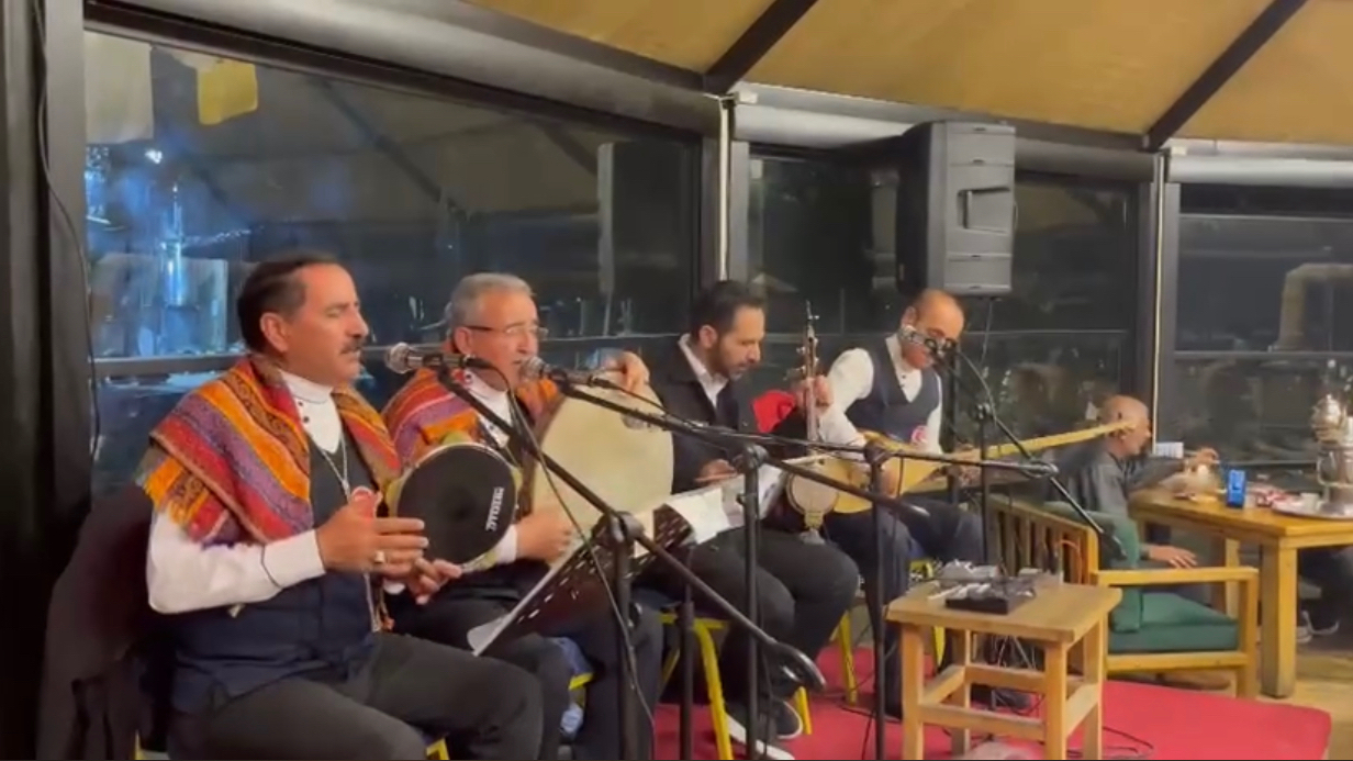 Tavşanlı Aile Çay Bahçesi’nde Türkü Şöleni