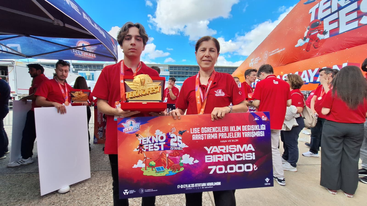 İzmir Fen Lisesi Öğrencisi, TEKNOFEST 2025’te Türkiye Birincisi Oldu