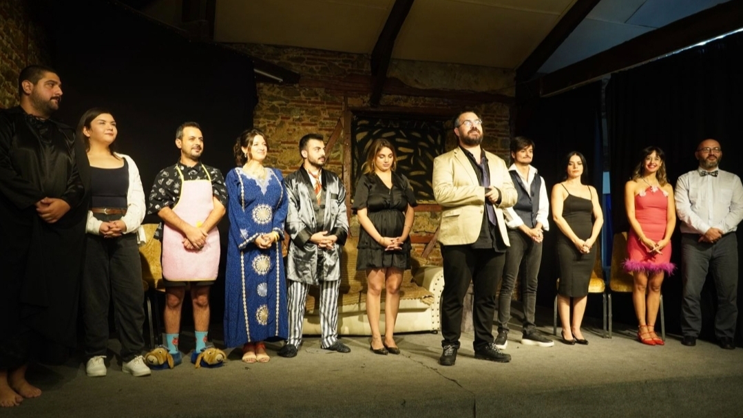 Tiyatro Durağı "Emlaktan Baba" Yeni Oyunu