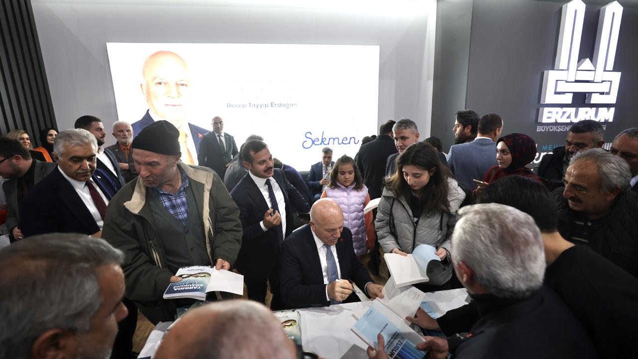 Başkan Sekmen Kitapseverlerle Buluştu