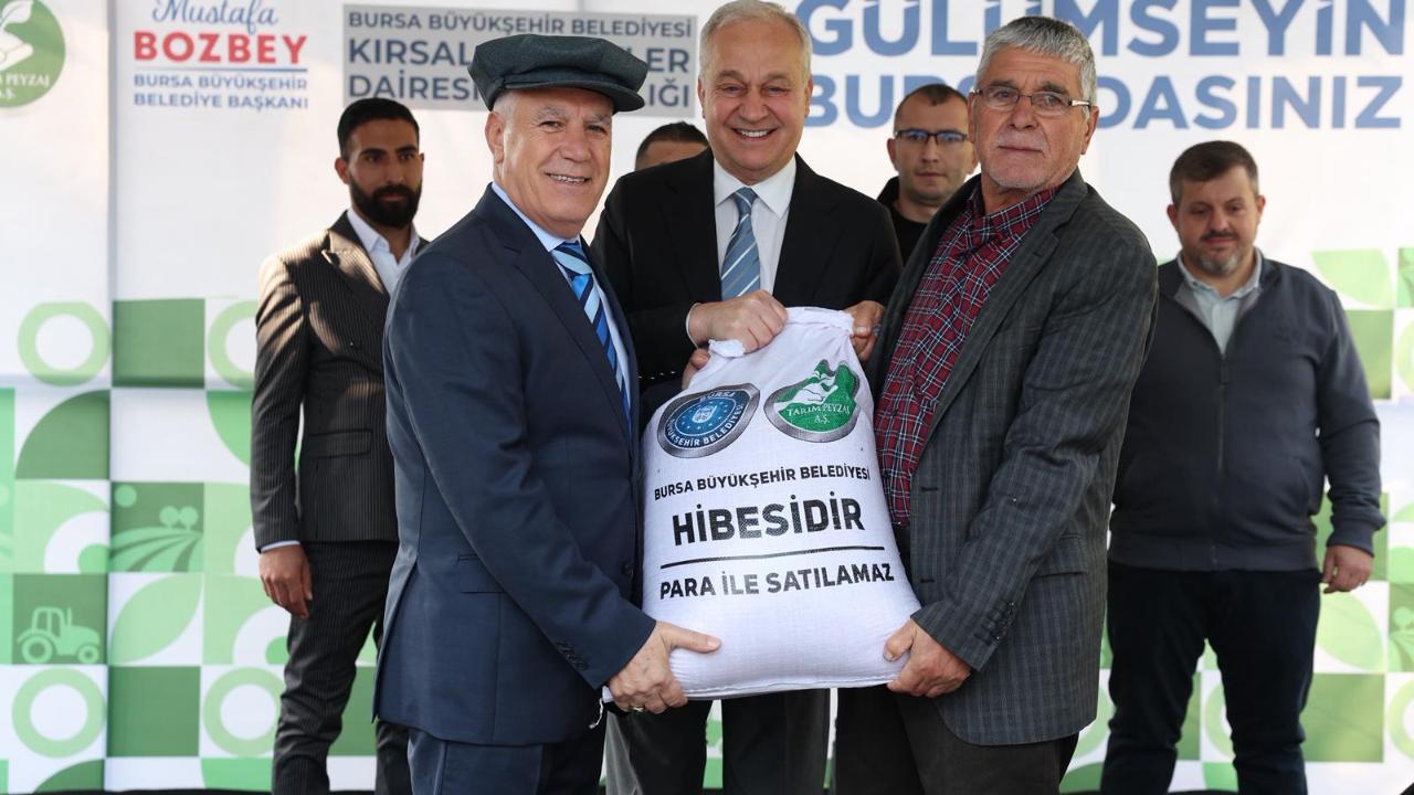 Büyükşehir'den çiftçiye yerli tohum desteği