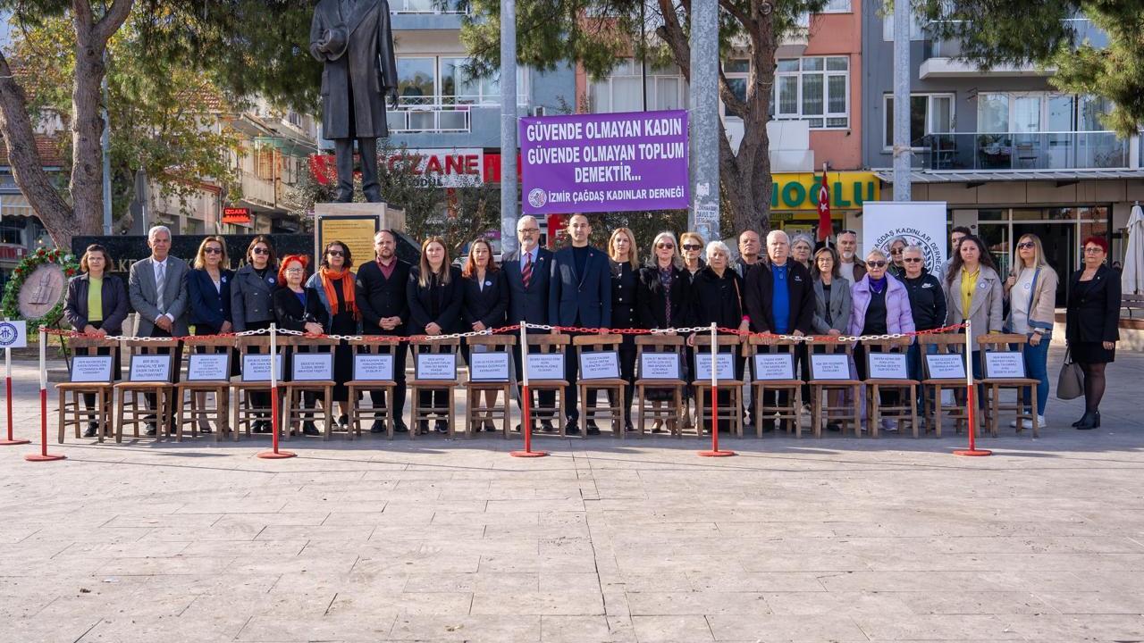 Gaziemir'de 25 Kasım Sesi: Boş Sandalyelerle Şiddete Tepki!