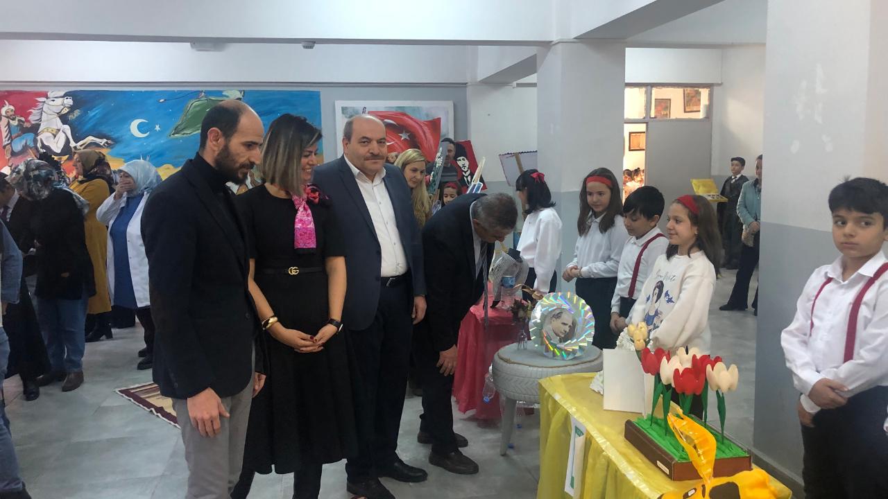 Erzurum Kültür Kurumu İlköğretim Okulu’nda Geri Dönüşüm Sergisi Düzenlendi