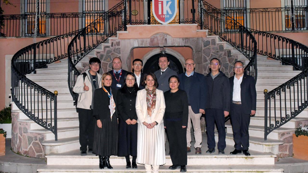 İzmir Özel Türk Koleji, kardeş okulunu ağırladı