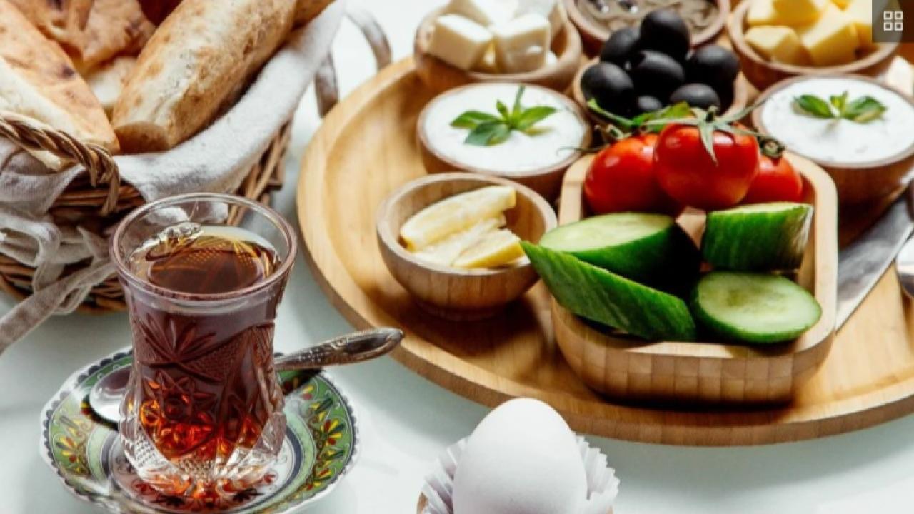 Ramazan Uyarısı: Sahurda Yapılan Bu Hatalar Gün Boyu Açlık, Susuzluk ve Halsizliğe Neden Oluyor