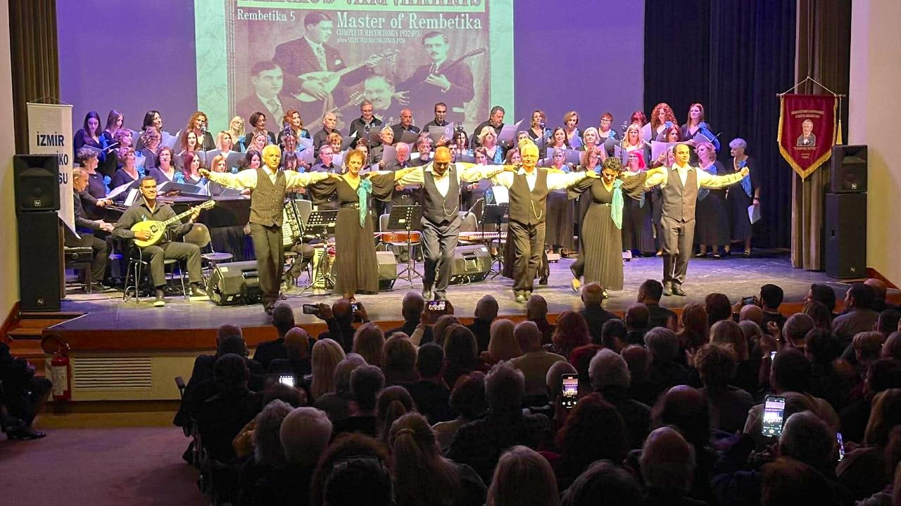 Ege’nin iki yakası, Xios/Sakız Adası’nda düzenlenen 'Köklerin Dönüşü' konserinde tek yürek oldu