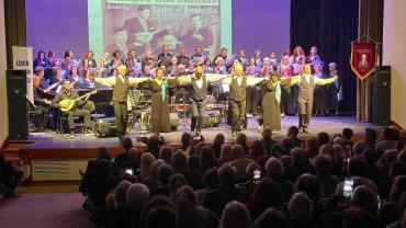 Ege’nin iki yakası, Xios/Sakız Adası’nda düzenlenen 'Köklerin Dönüşü' konserinde tek yürek oldu