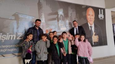 Erzurum'da Öğrencilerden Hayır Çarşısına Gıda Bağışı