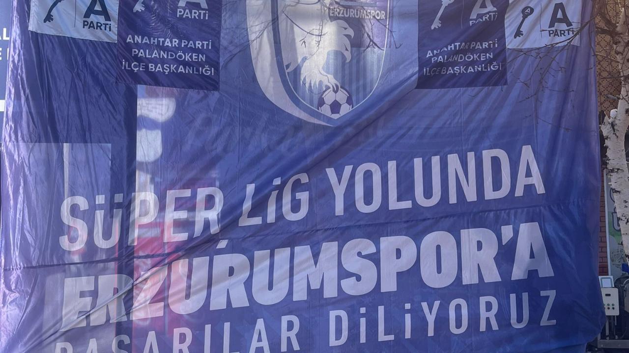 Kayar’dan Anlamlı Destek: Pankart Astık, Yanındayız”