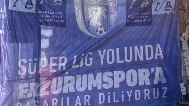 Kayar’dan Anlamlı Destek: Pankart Astık, Yanındayız”