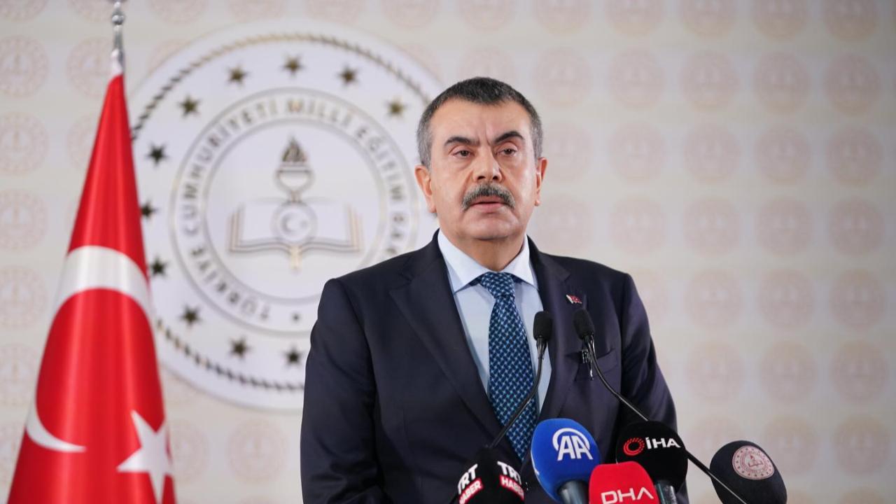 Bakan Tekin Güvenli Okul İçin Düğmeye Bastı